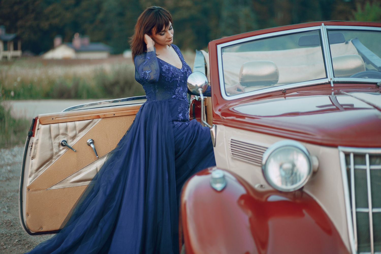 Accessoiriser robe bleu marine mariage : un look sublimé