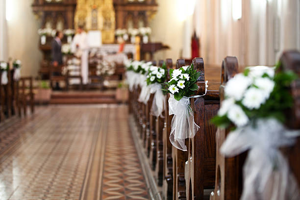 Se marier dans une chapelle : quelles différences avec une église ?
